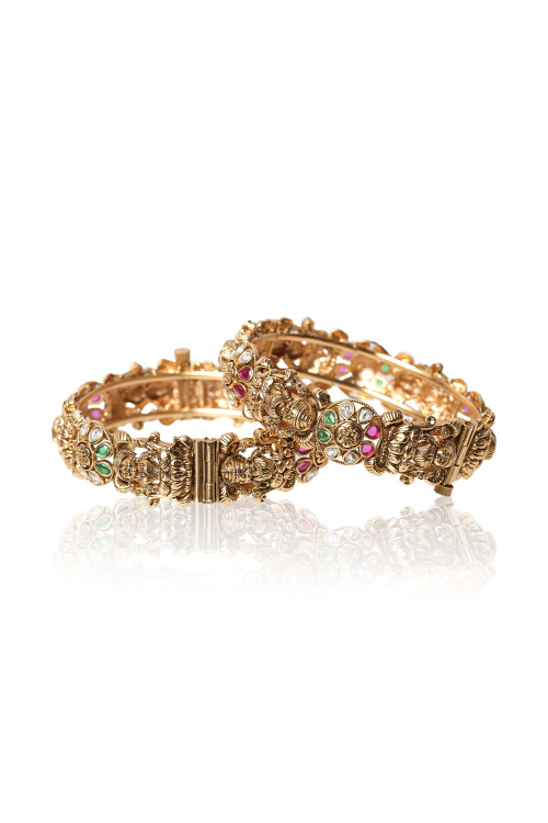 Elegant Bridal Bangles Adorned With Sparkling Gems
