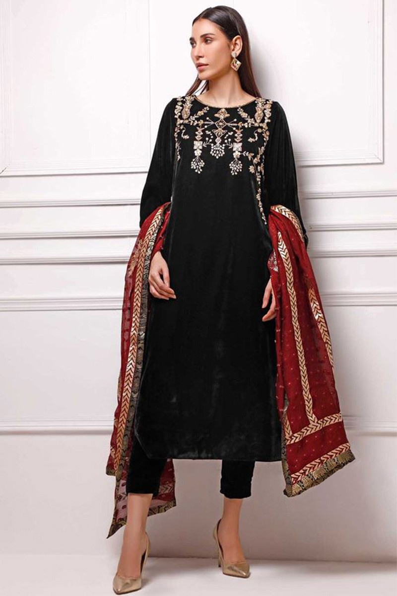 Modest Wear Trouser Suit in Black Embroidered Fabric LSTV115067