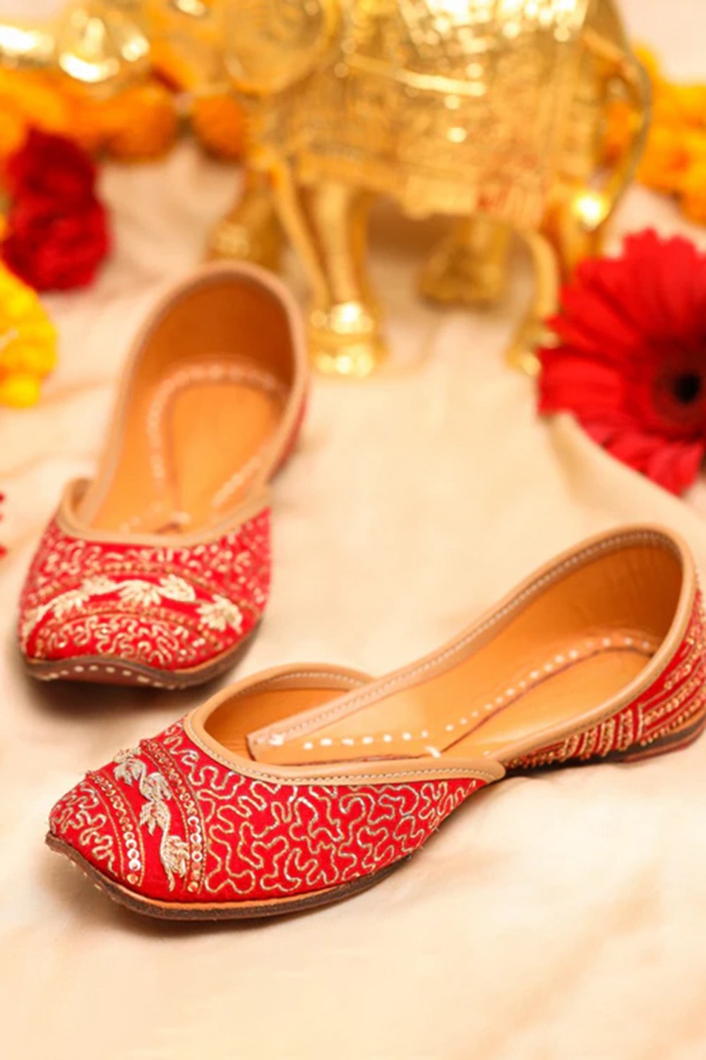 Chilli Red Embroidered Velvet Women's Jutti-JUTW56-Andaaz Fashion