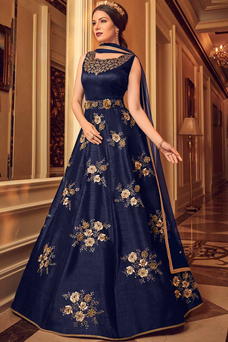 Gown for ladies on sale sangeet