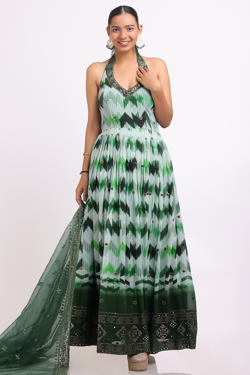 Sleeveless Embroidery Printed Halter Expansion Evening Dress