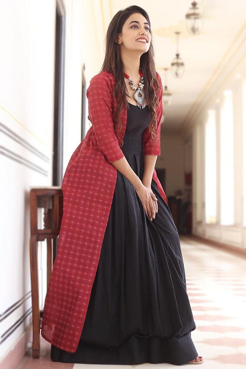 Custom Fit Plain Cotton Muslin Black Jacket Style Gown LSTV117665